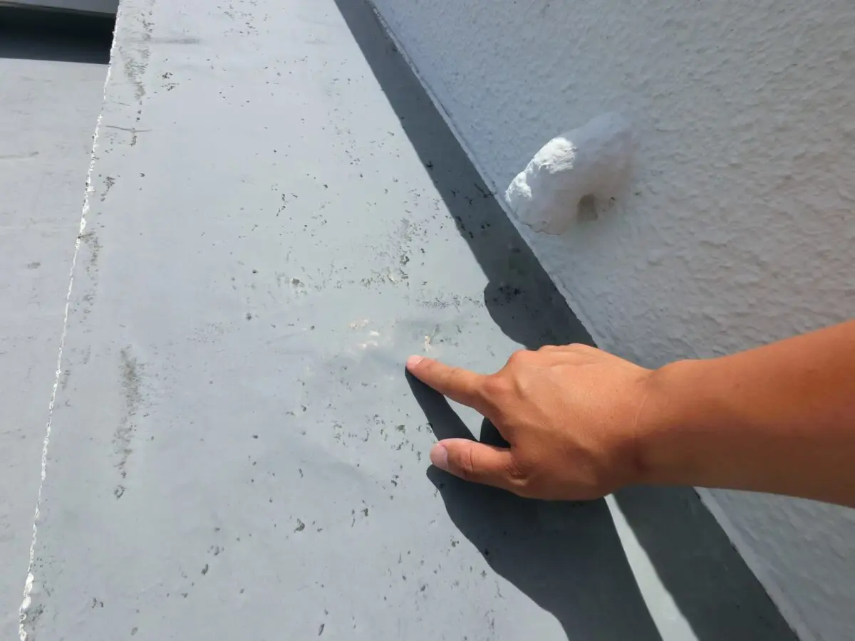 ベランダの防水の劣化は雨漏りの原因に!防水メンテナンスの必要性