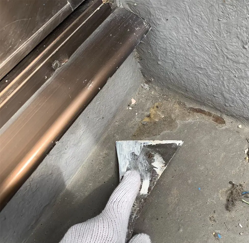 ベランダの防水の劣化は雨漏りの原因に!防水メンテナンスの必要性