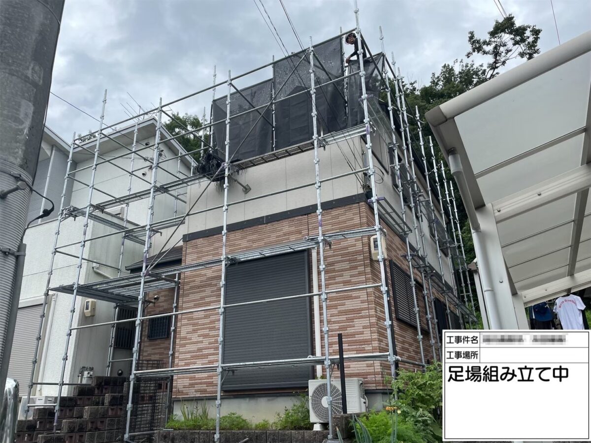 大阪府河内長野市　Y様邸　屋根・外壁塗装工事　足場の必要性と悲惨防止のメッシュシート設置