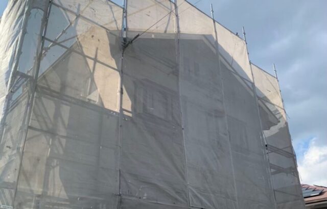 大阪府河内長野市　O様邸　屋根・外壁塗装工事　足場組み立て設置を行いました！