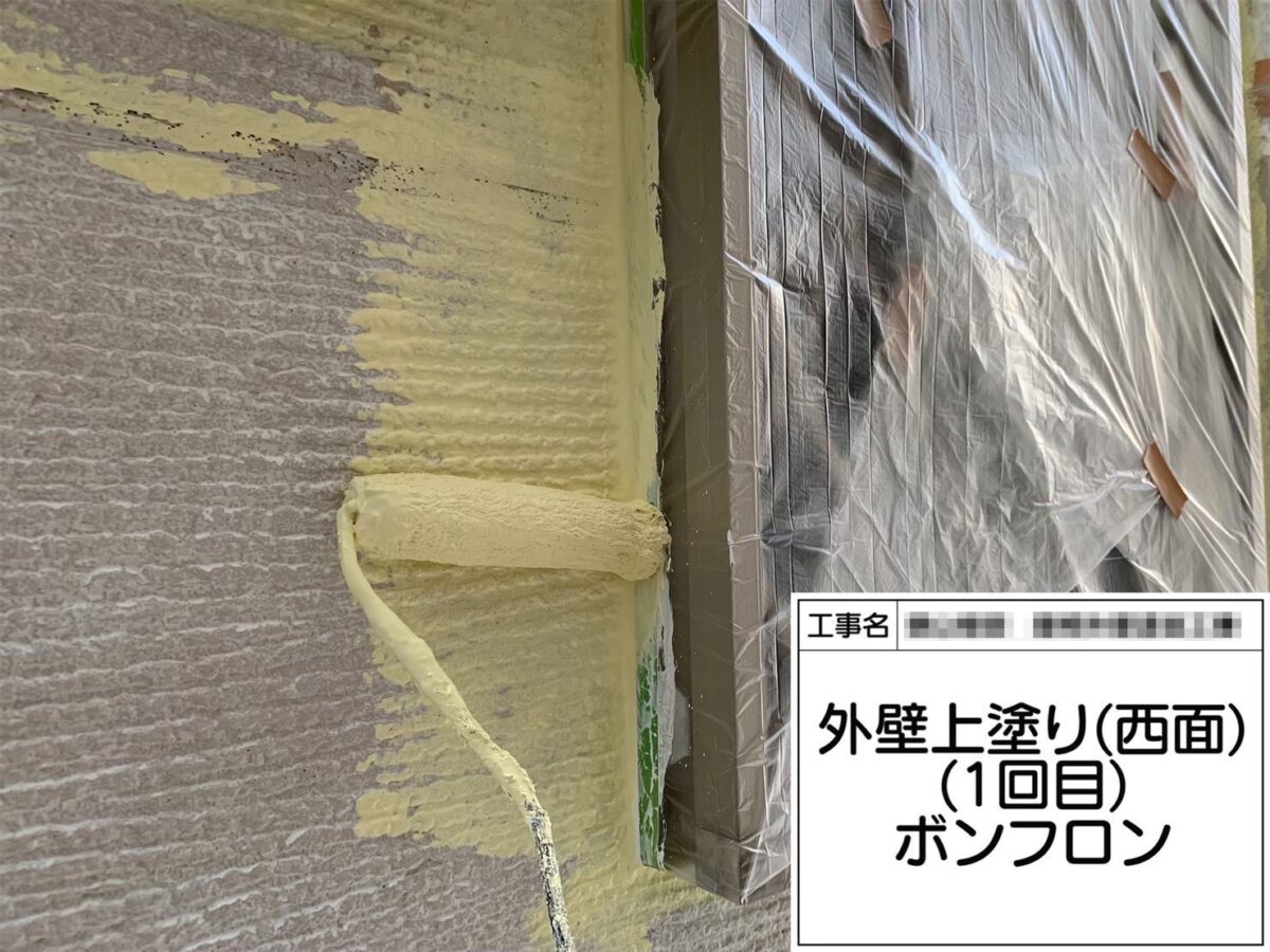 大阪府堺市　T様邸　屋根・外壁塗装工事　外壁の上塗り　ボンフロン塗布